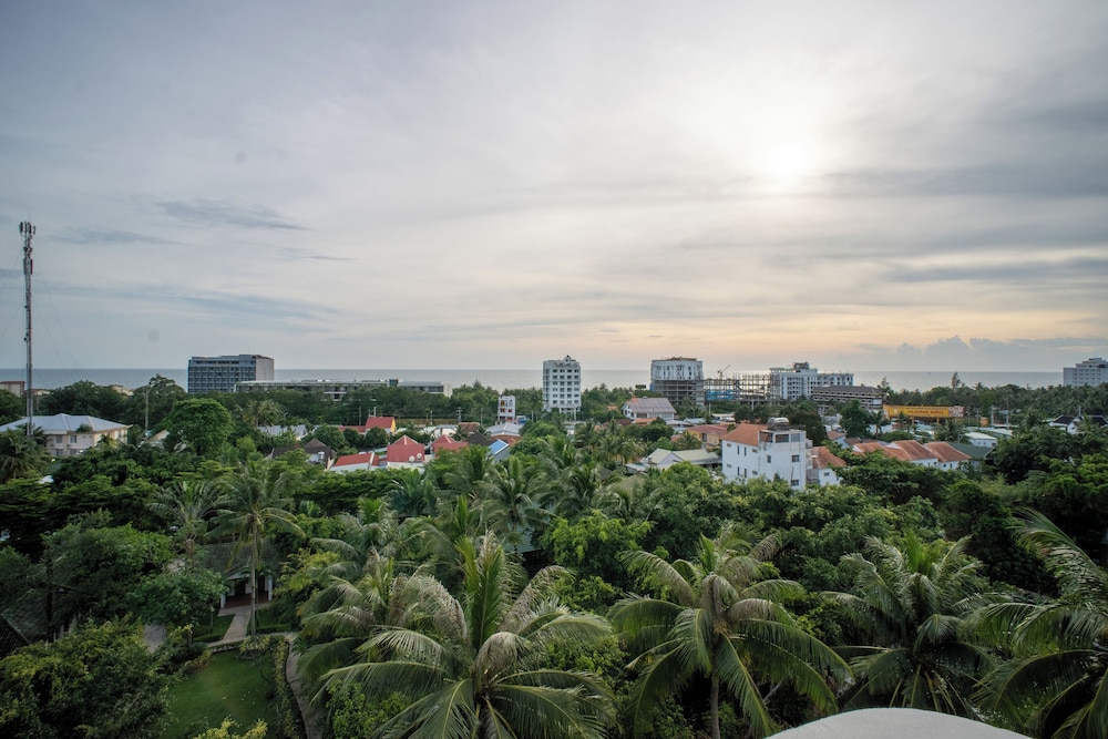 The Up Phu Quoc Hotel 45/50