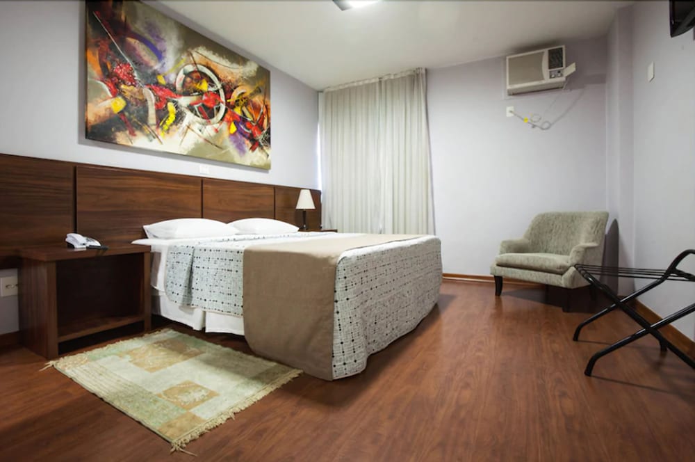Gallant Hotel 51/67