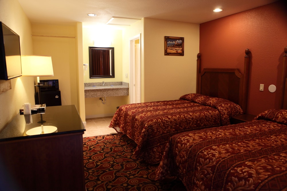 Bay Breeze Inn 7/56