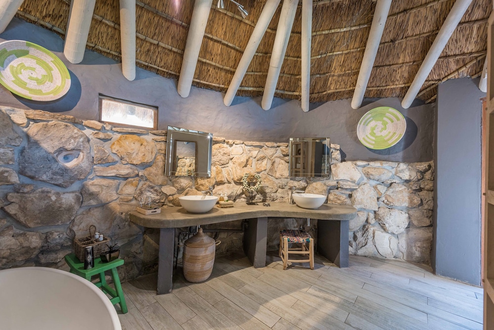 MOSAIC Lagoon Lodge 32/50