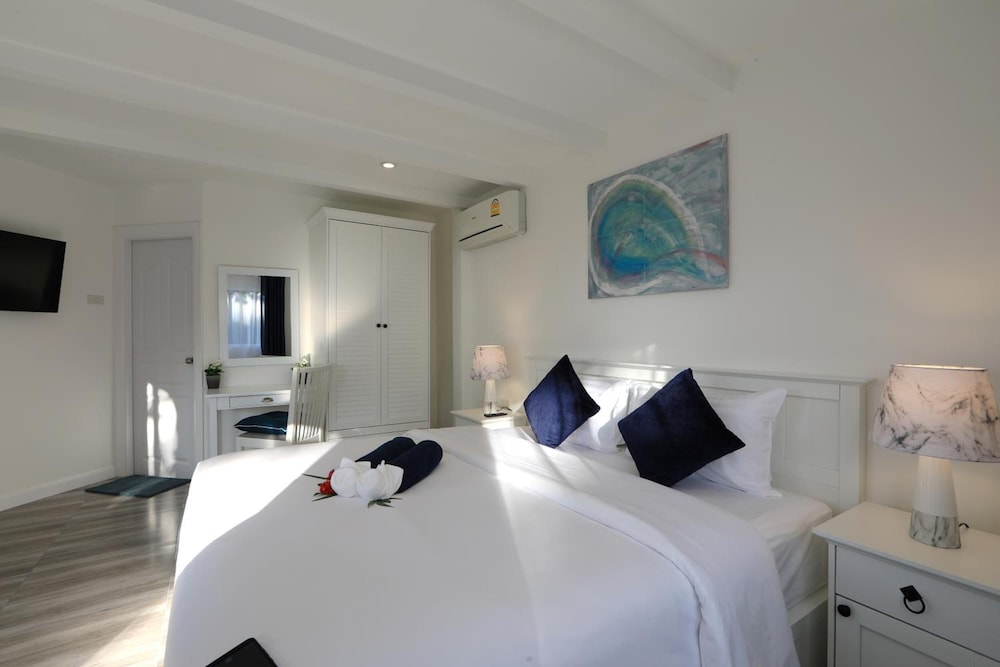 Kata White Villas 10/44