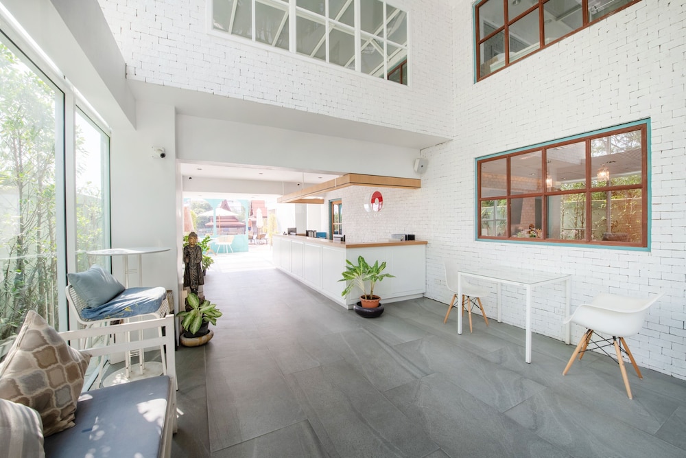 Capital O 631 Blooming Hill Boutique Suites 42/50