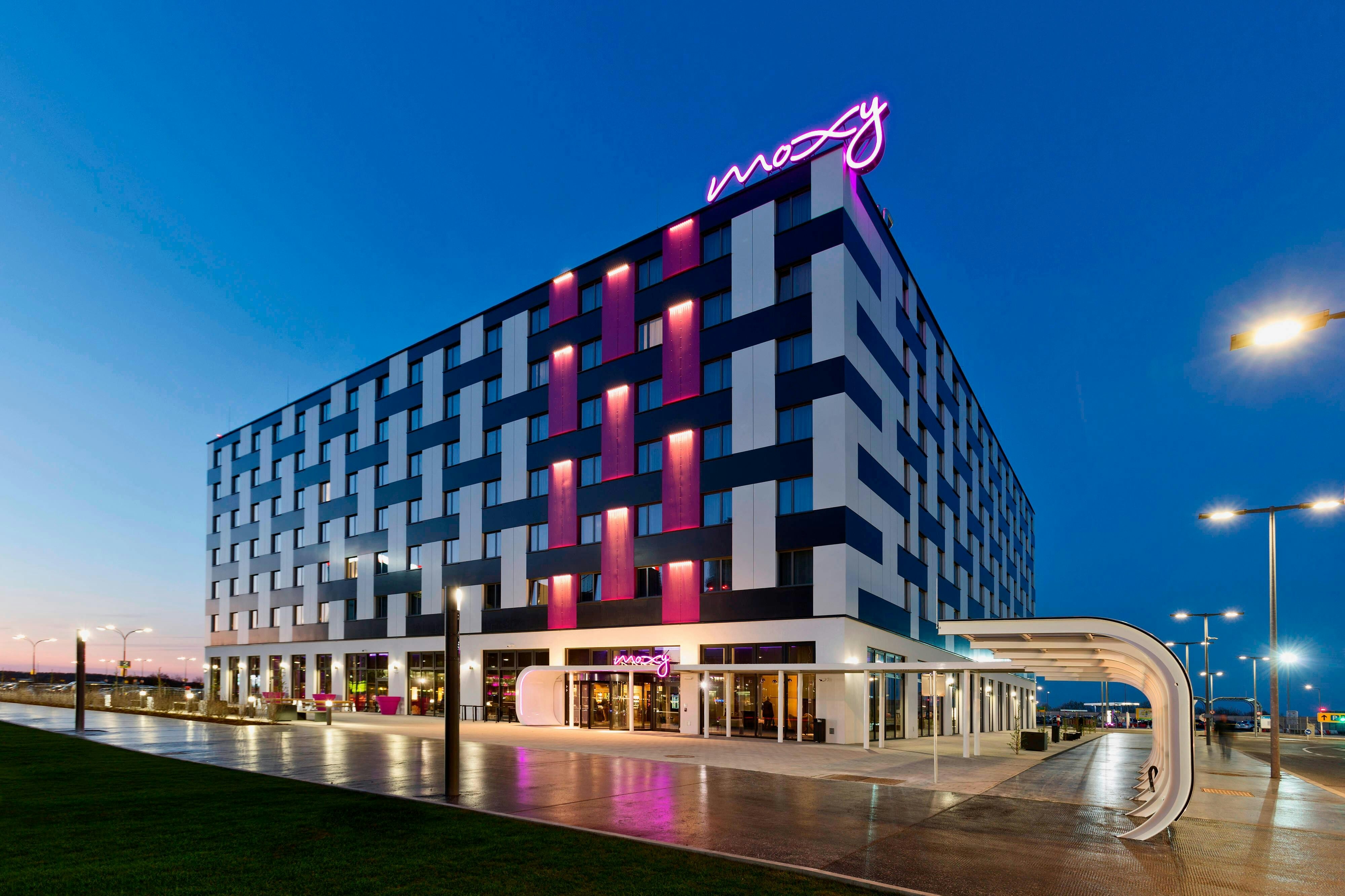 MOXY VIENNA AIRPORT 1/22