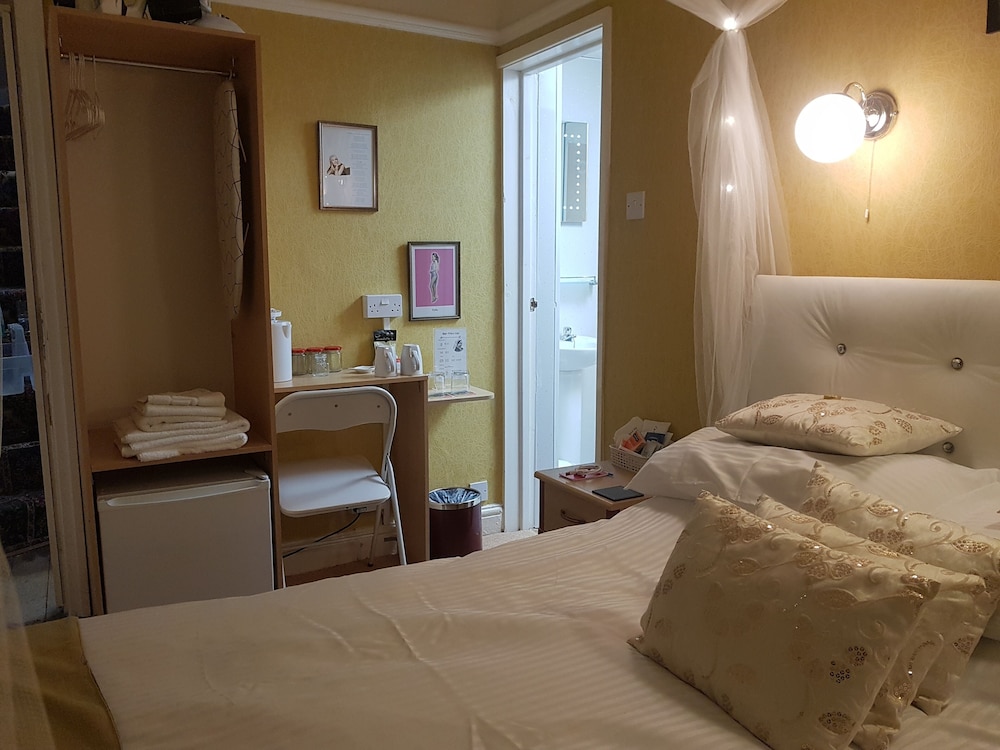 Sheron House Bed &amp; Breakfast 12/50