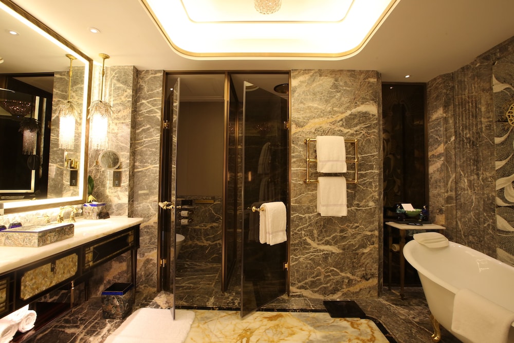 The St. Regis Shanghai on the Bund 49/50