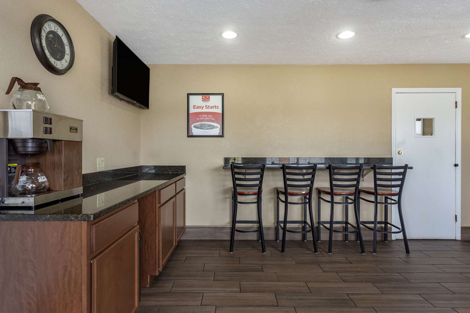 Econo Lodge North Nashville TN 18/24
