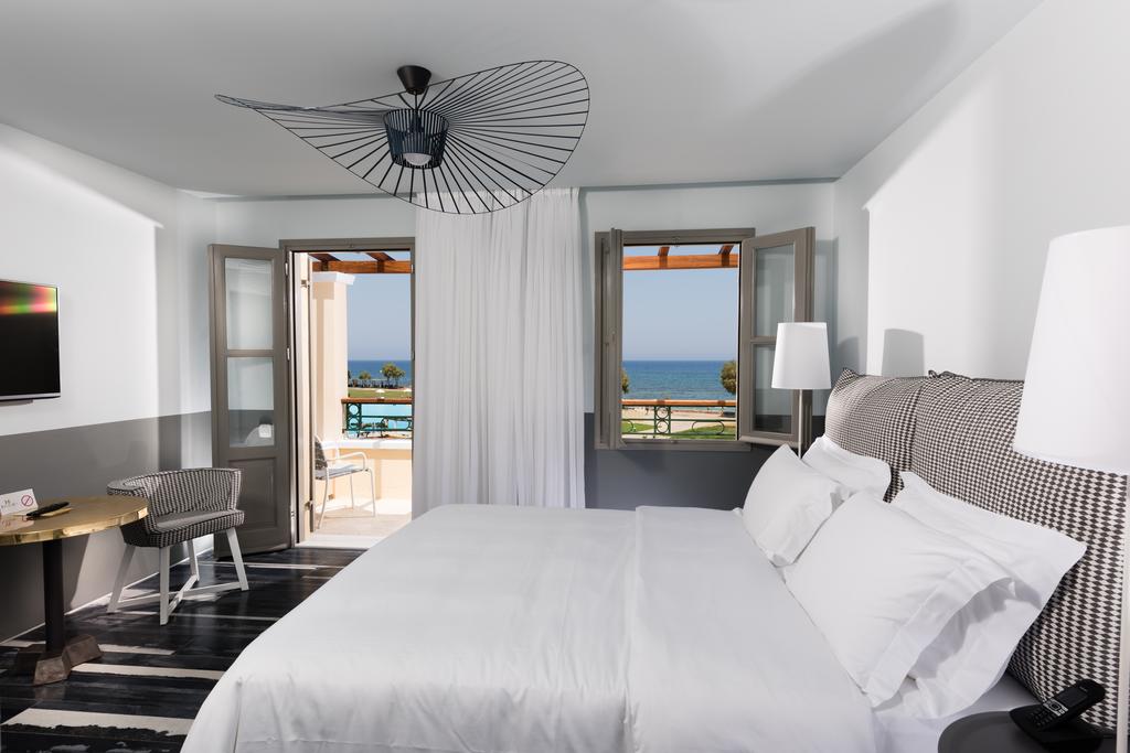 Single room - Mountain or Garden view