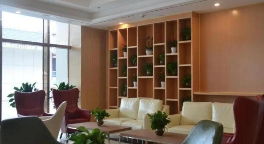 GreenTree Inn Guiyang Wudang District High-speed Railway East Station 27/43