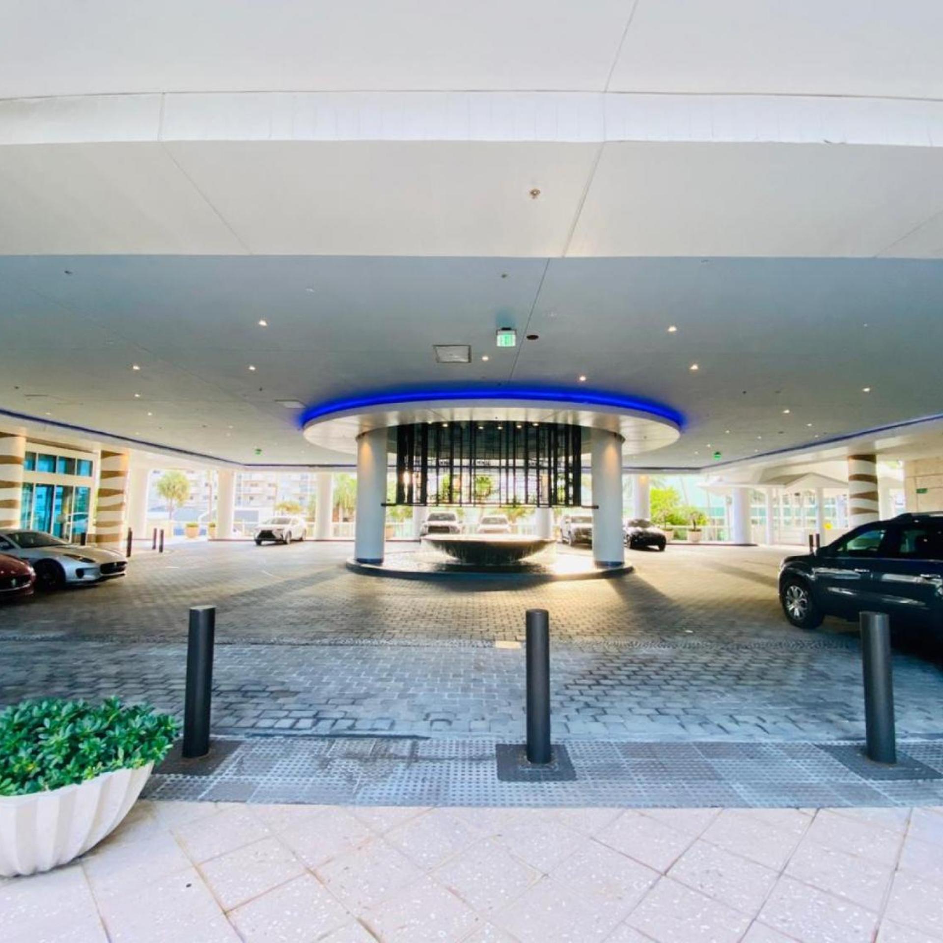 Carillon Miami Beach Private Luxury Suites 8/30