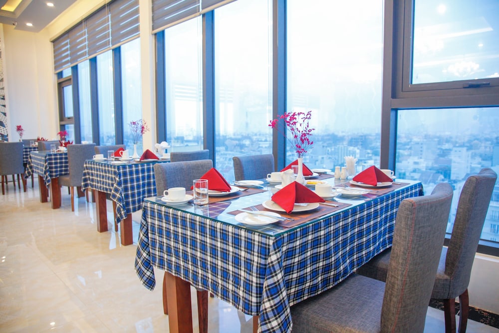 Golden Rose Hotel Danang 37/50