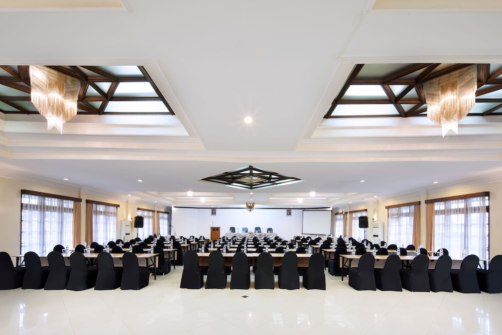 Royal Hotel and Villa Batu 35/61
