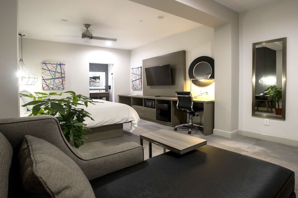 House Hotel 14/25
