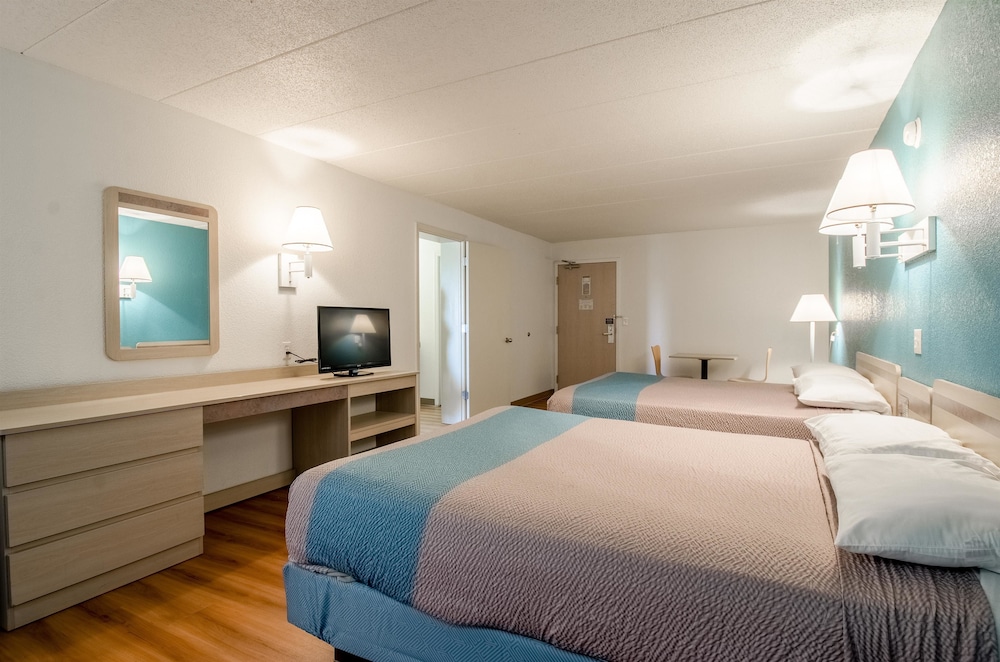 Motel6 Big Springs, NE 27/42