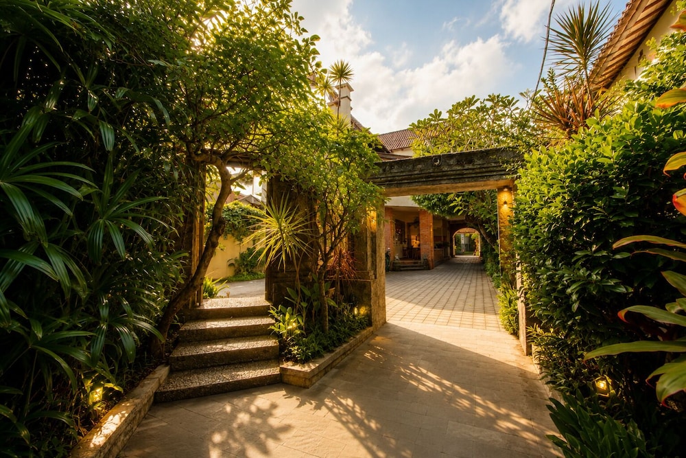 Bali Ayu Hotel And Villas 68/75