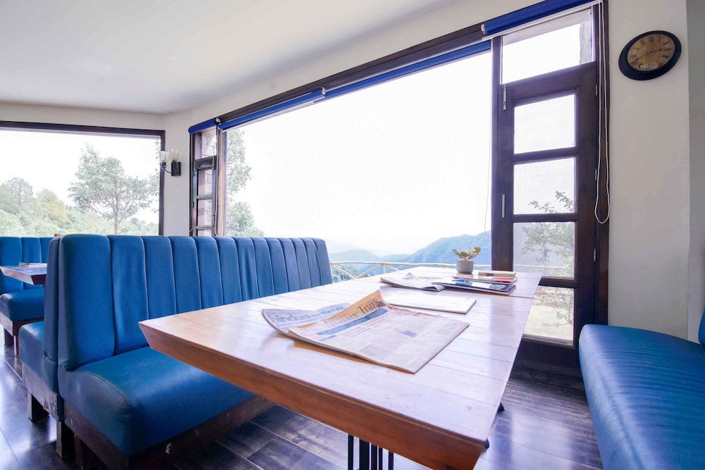 WoodSmoke resort &amp; Spa 18/50