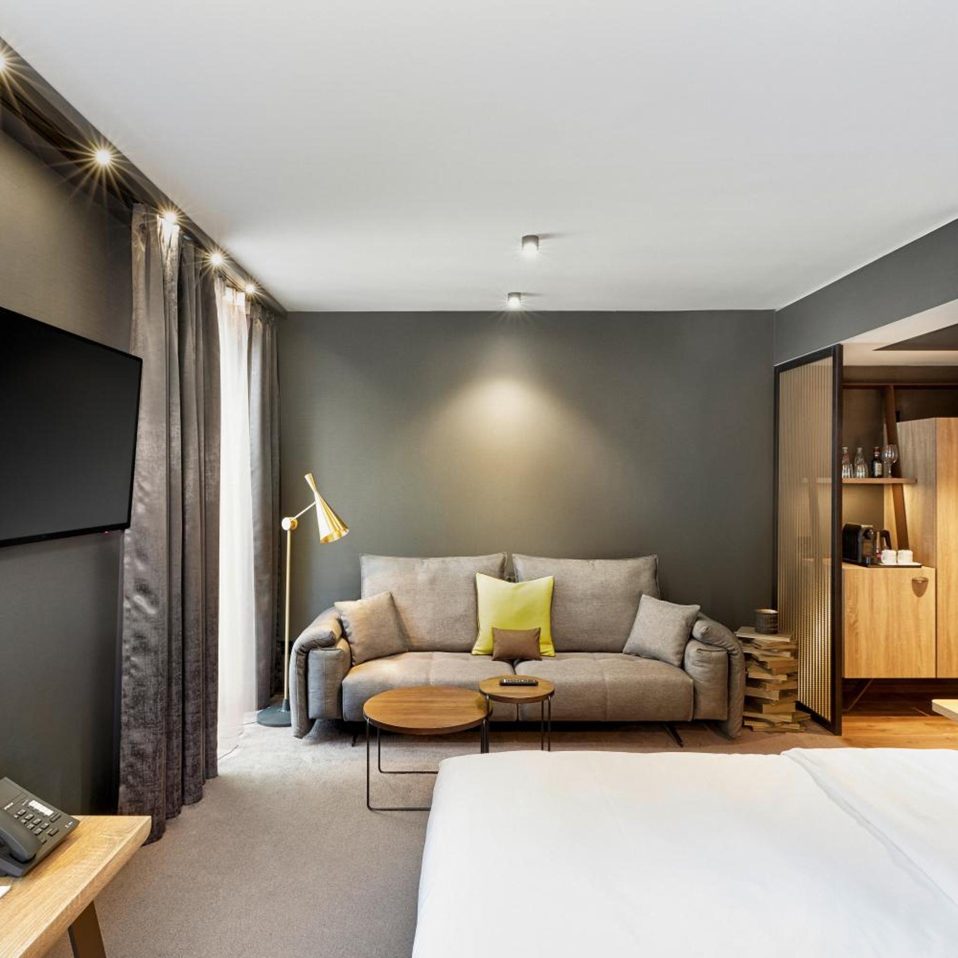 جناح جونيور، Hyperion Hotel Leipzig 2/6
