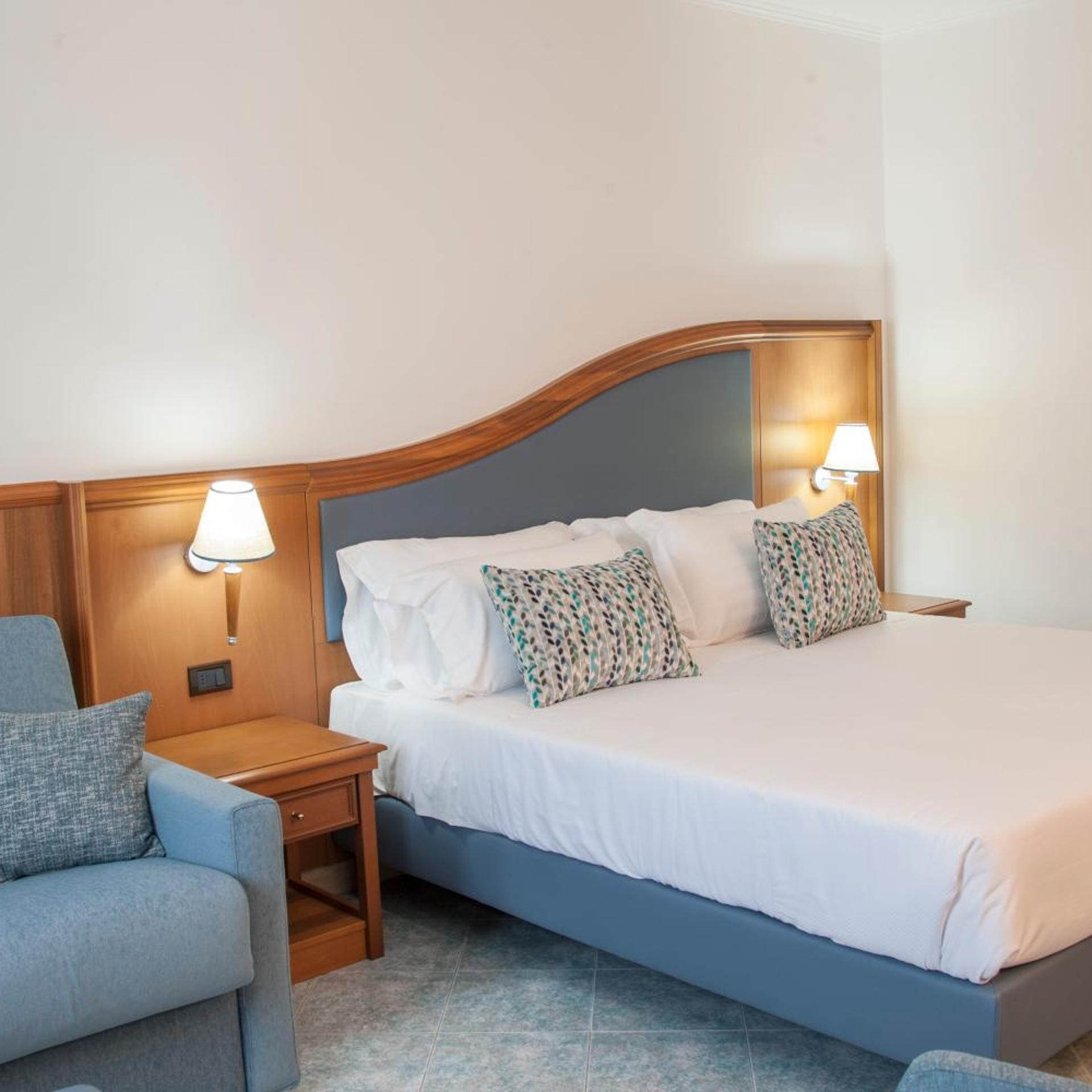 Hotel Centrale Sabaudia 20/38