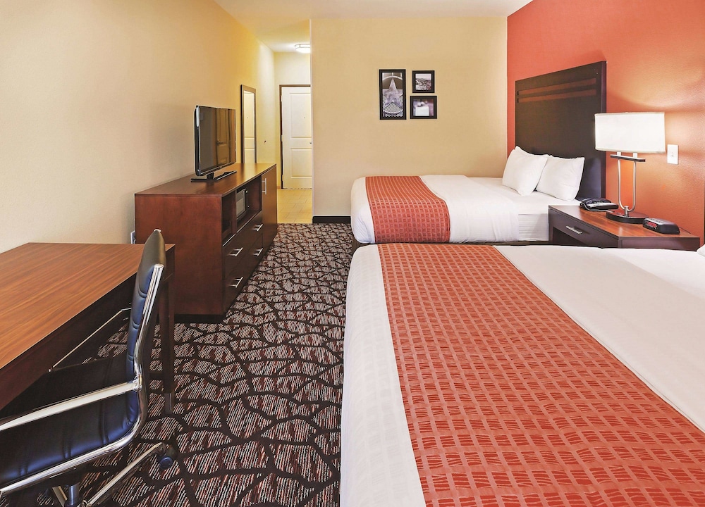La Quinta Inn & Suites by Wyndham Pecos 18/62
