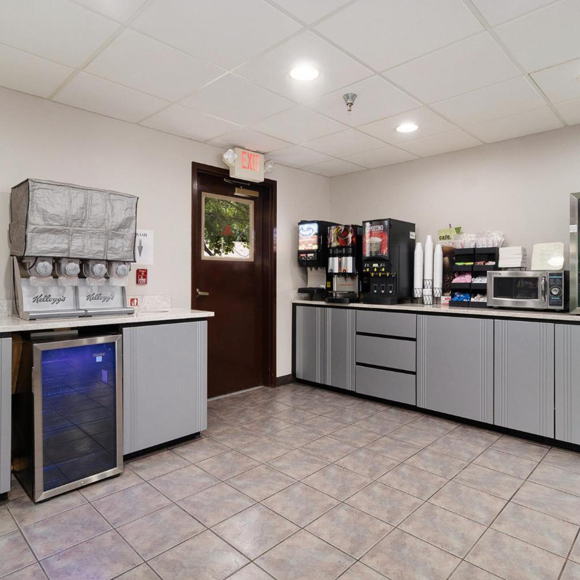 Microtel Inn & Suites by Wyndham Manistee 7/50