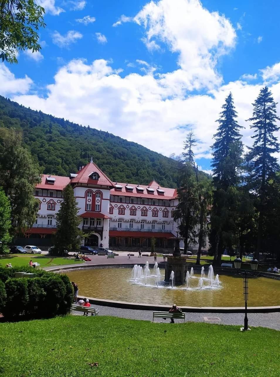 Hotel Caraiman 40/50