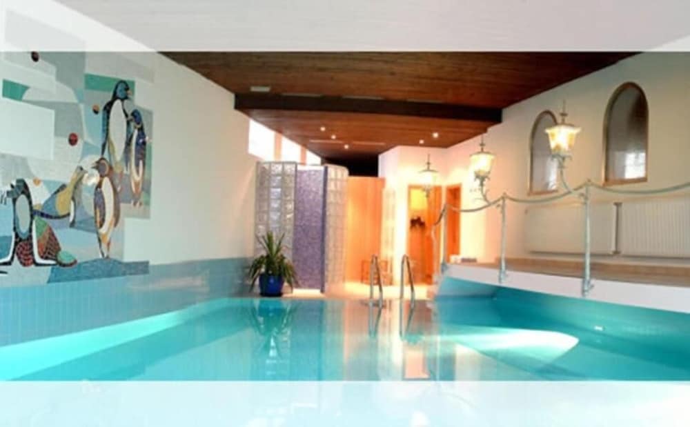 Hotel Roter Hahn Bed and Breakfast 42/44