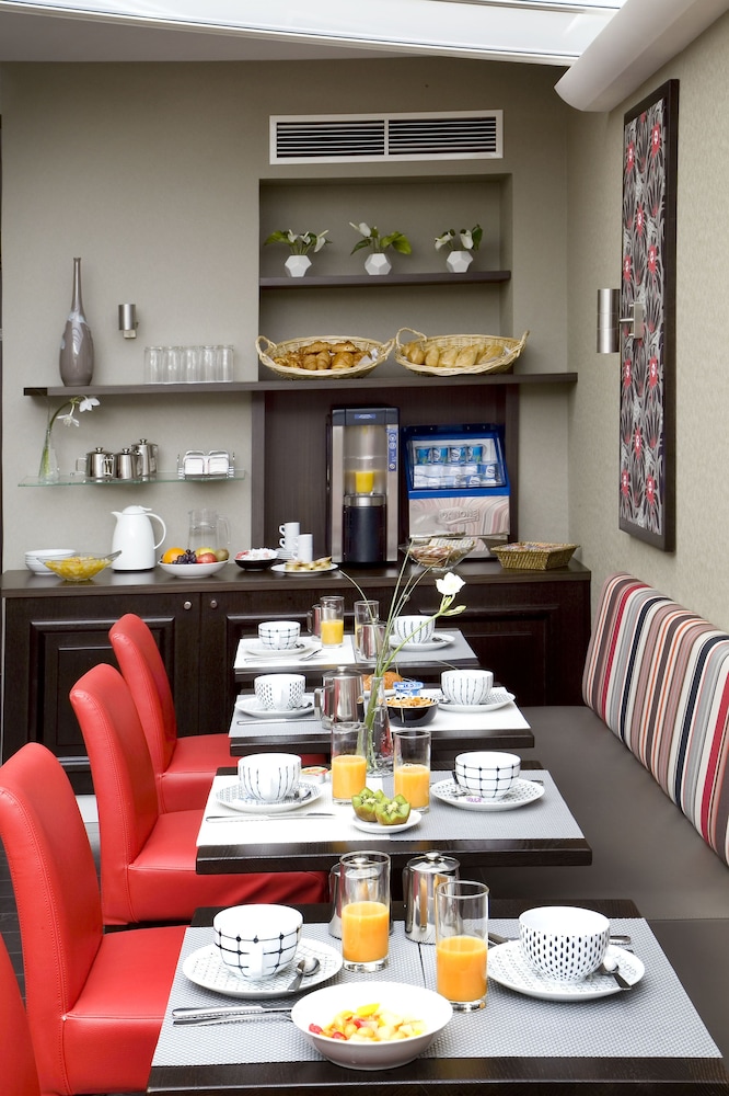 Jack's Hotel 40/54