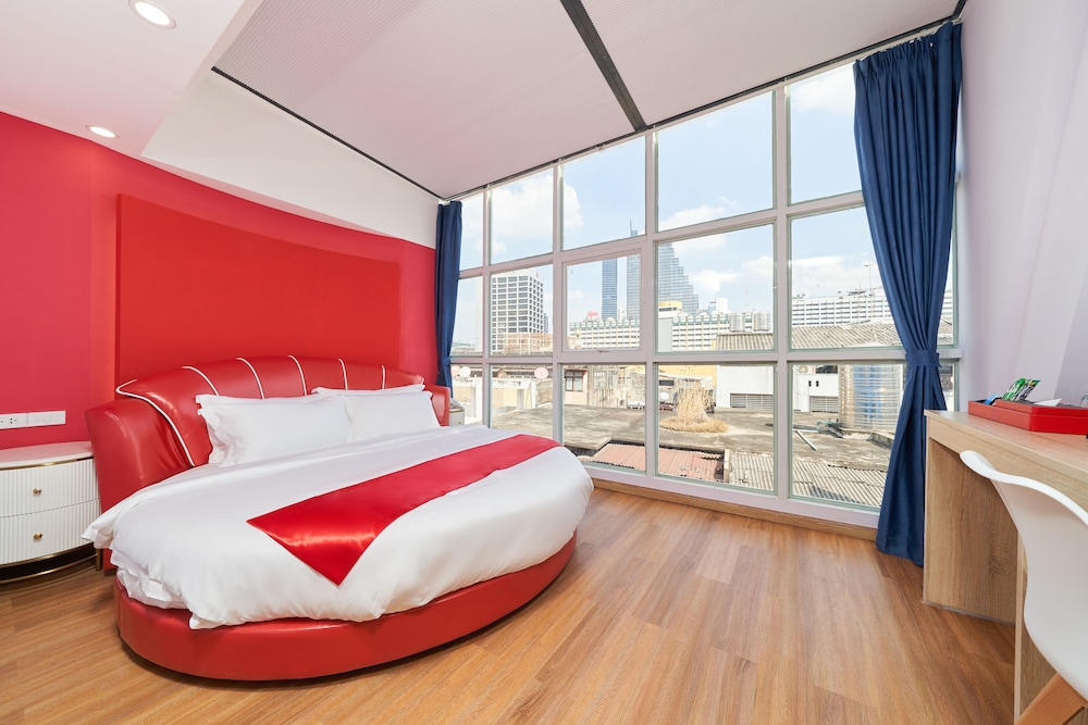 Sapphire Hotel Silom Bangkok 11/48
