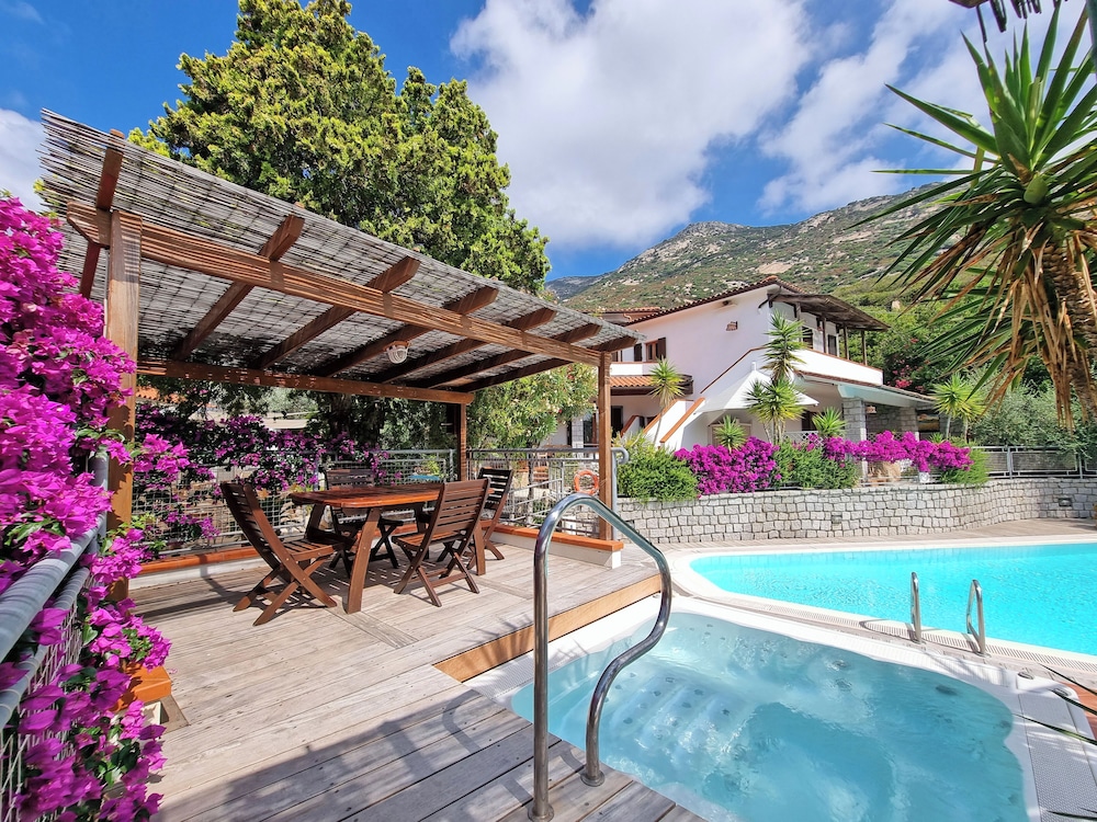 Hotel Montemerlo 42/50