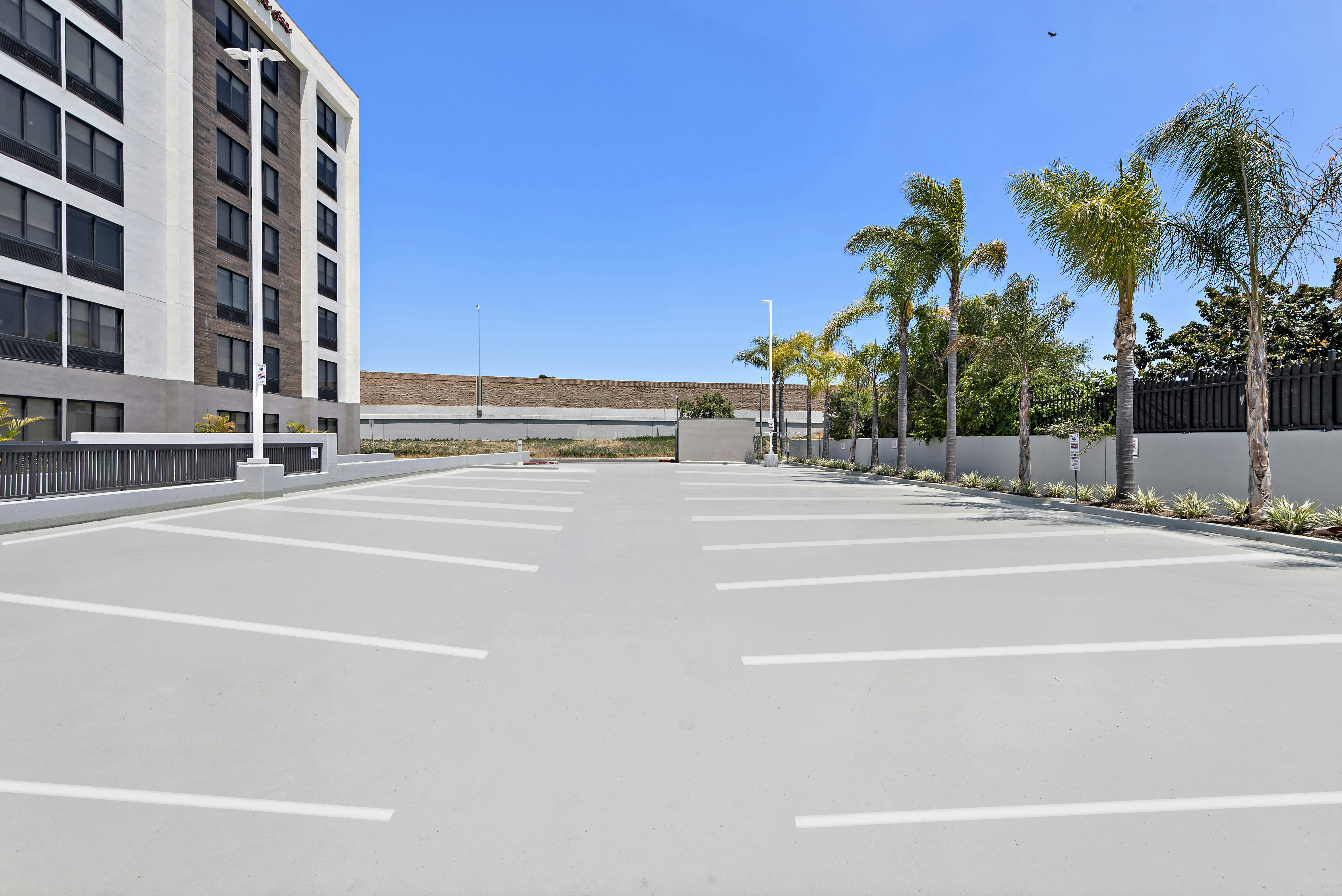 Hampton Inn by Hilton Los Angeles Airport 41/44