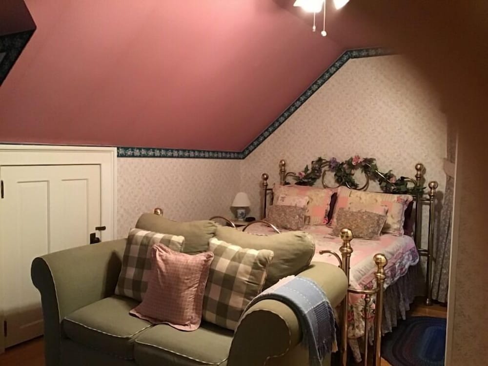 Brookview Manor Inn of the Poconos 16/51