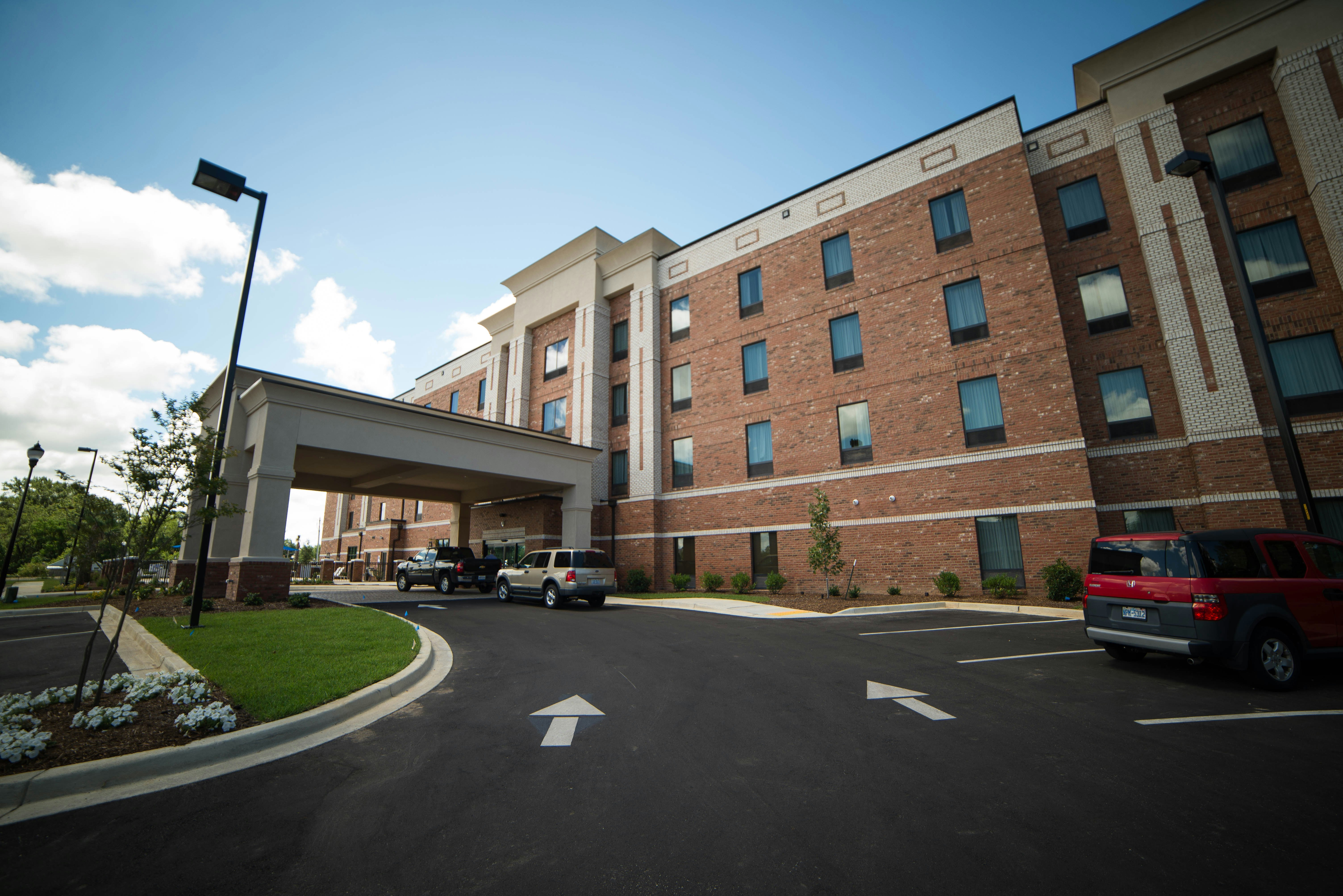 Hampton Inn & Suites Hartsville 71/76