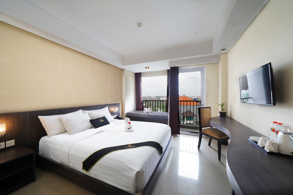 DELUXE, DOUBLE OR TWIN BED