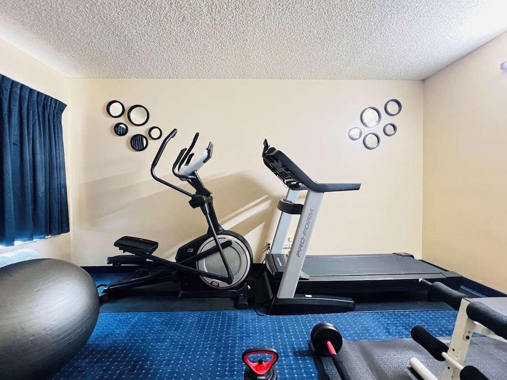 Hometown Inn Suites 31/50