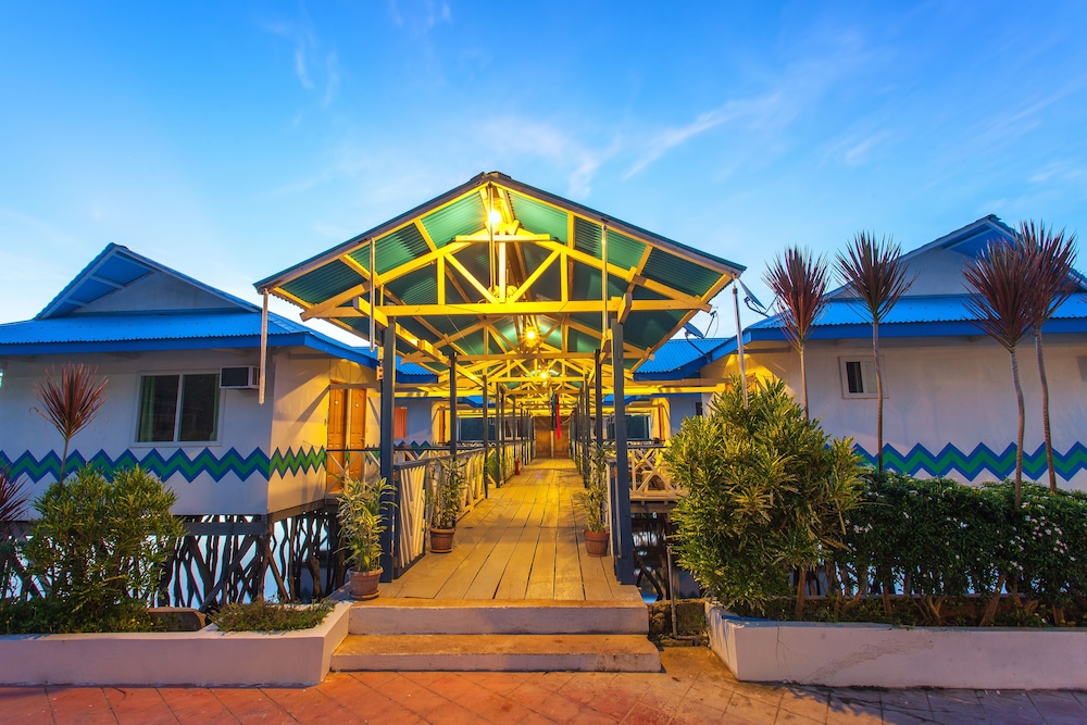 Coron Underwater Garden Resort 4/54