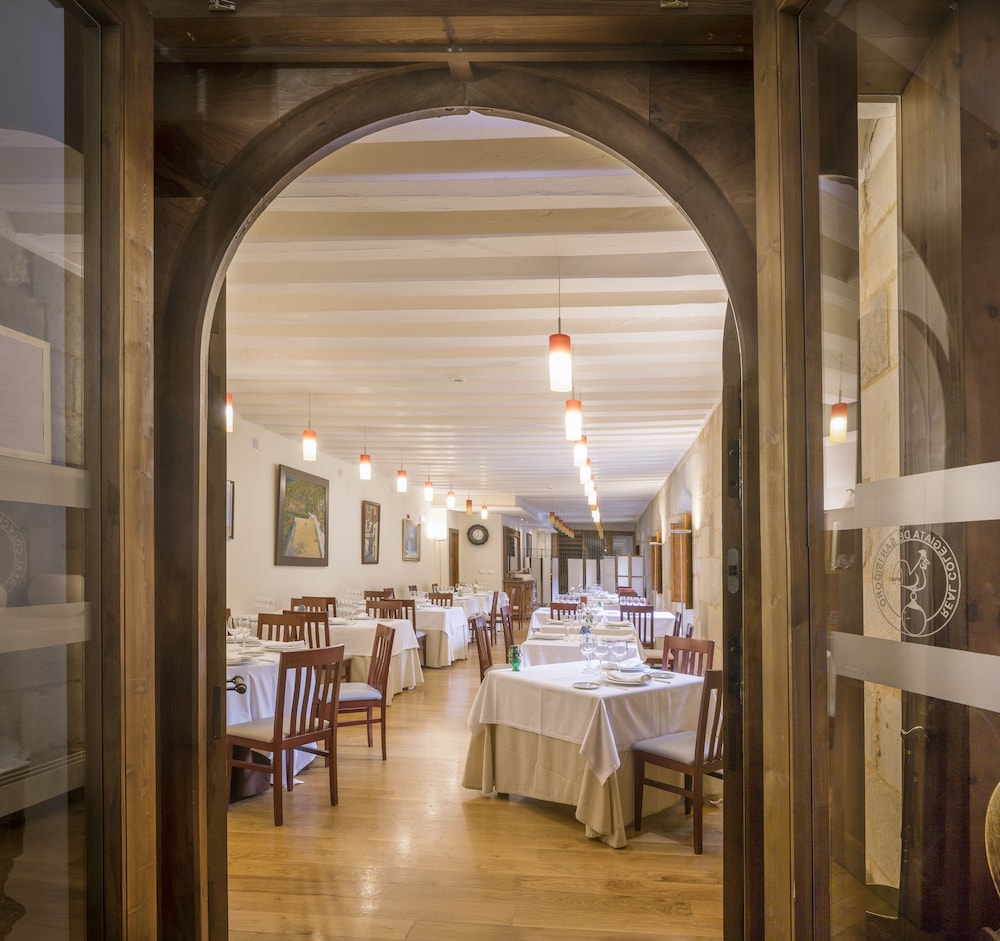Real Colegiata San Isidoro Hotel 58/72