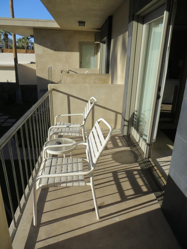 7 Springs Inn Suites 34/60