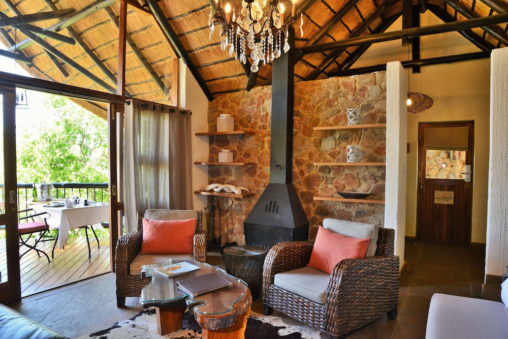 TSHUKUDU BUSH LODGE 29/49