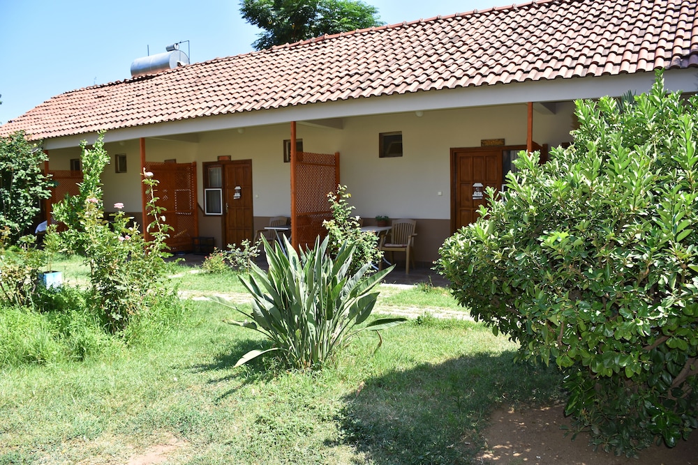 Garden Pansiyon 44/50