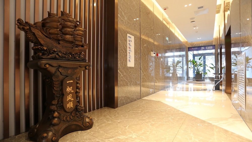 Holiday Inn Express LINYI RIVERSIDE 19/43