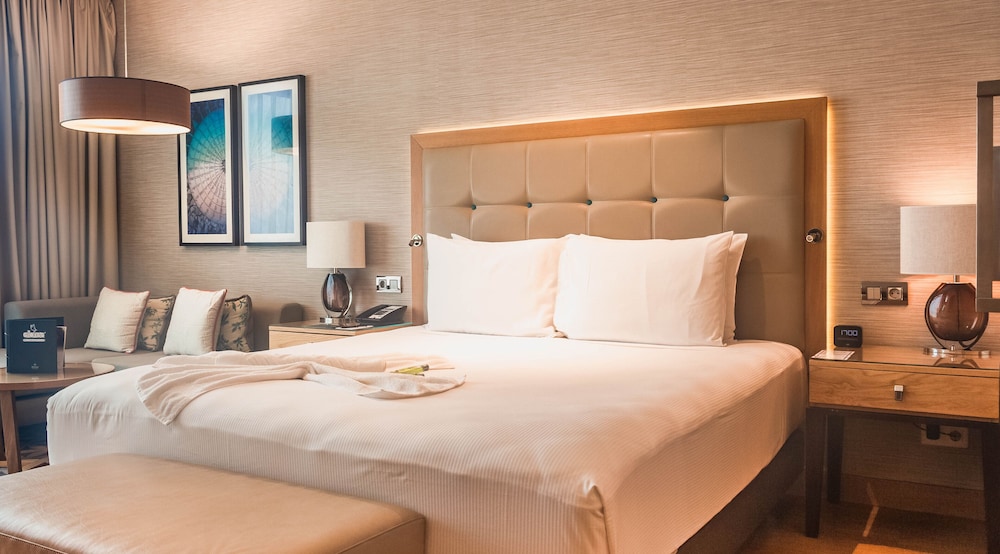 HILTON CABO VERDE SAL RESORT 33/81