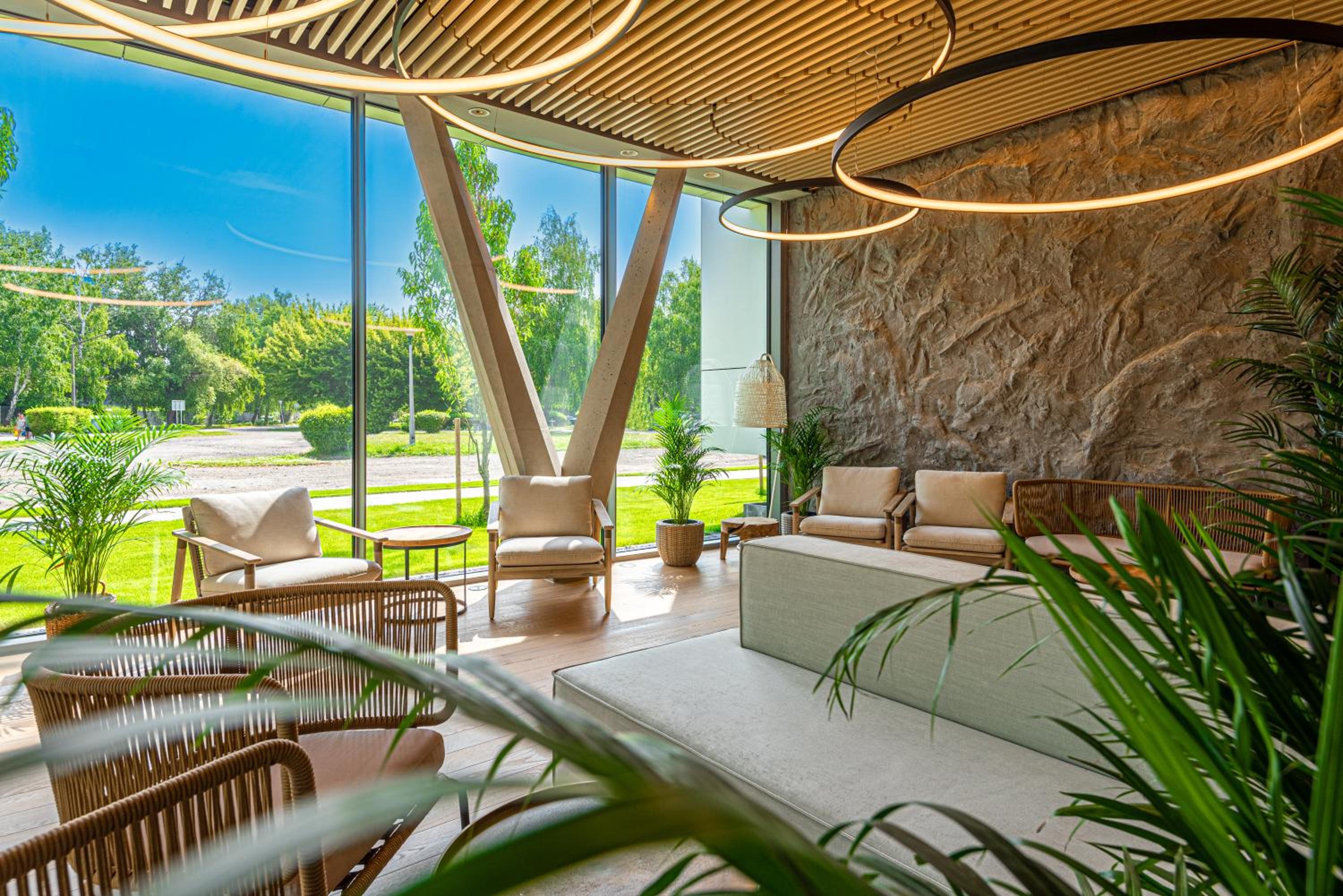 REED Luxury Hotel by Balaton (REED Boutique Hotel & Bistro) 10/25