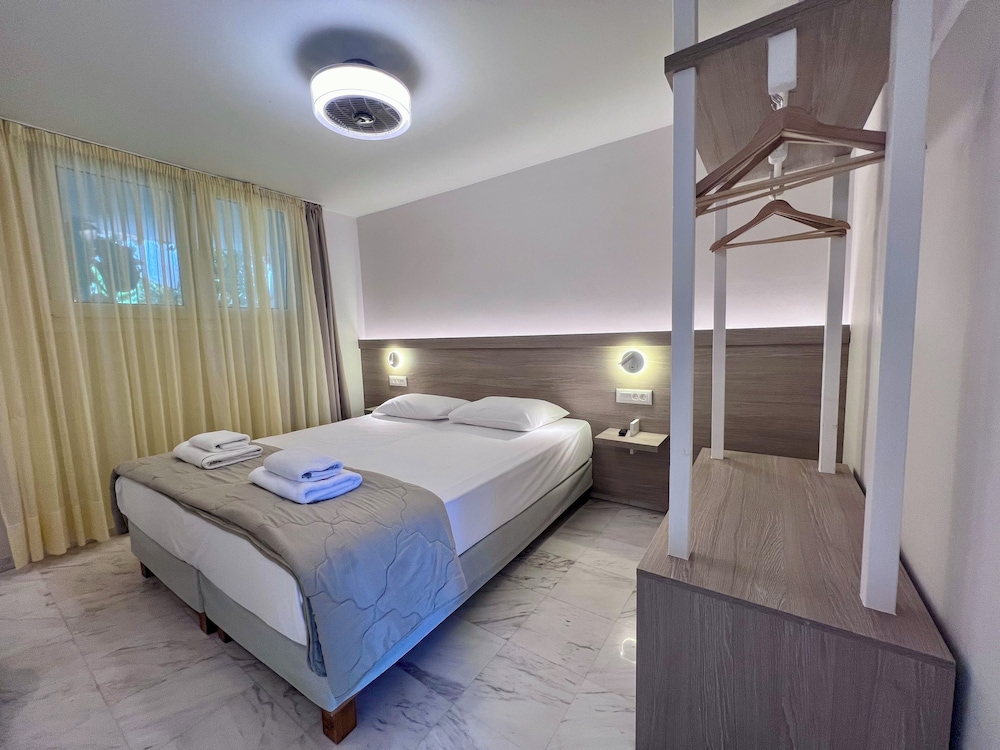 1 BEDROOM, ECONOMY, APARTMENT, PATIO