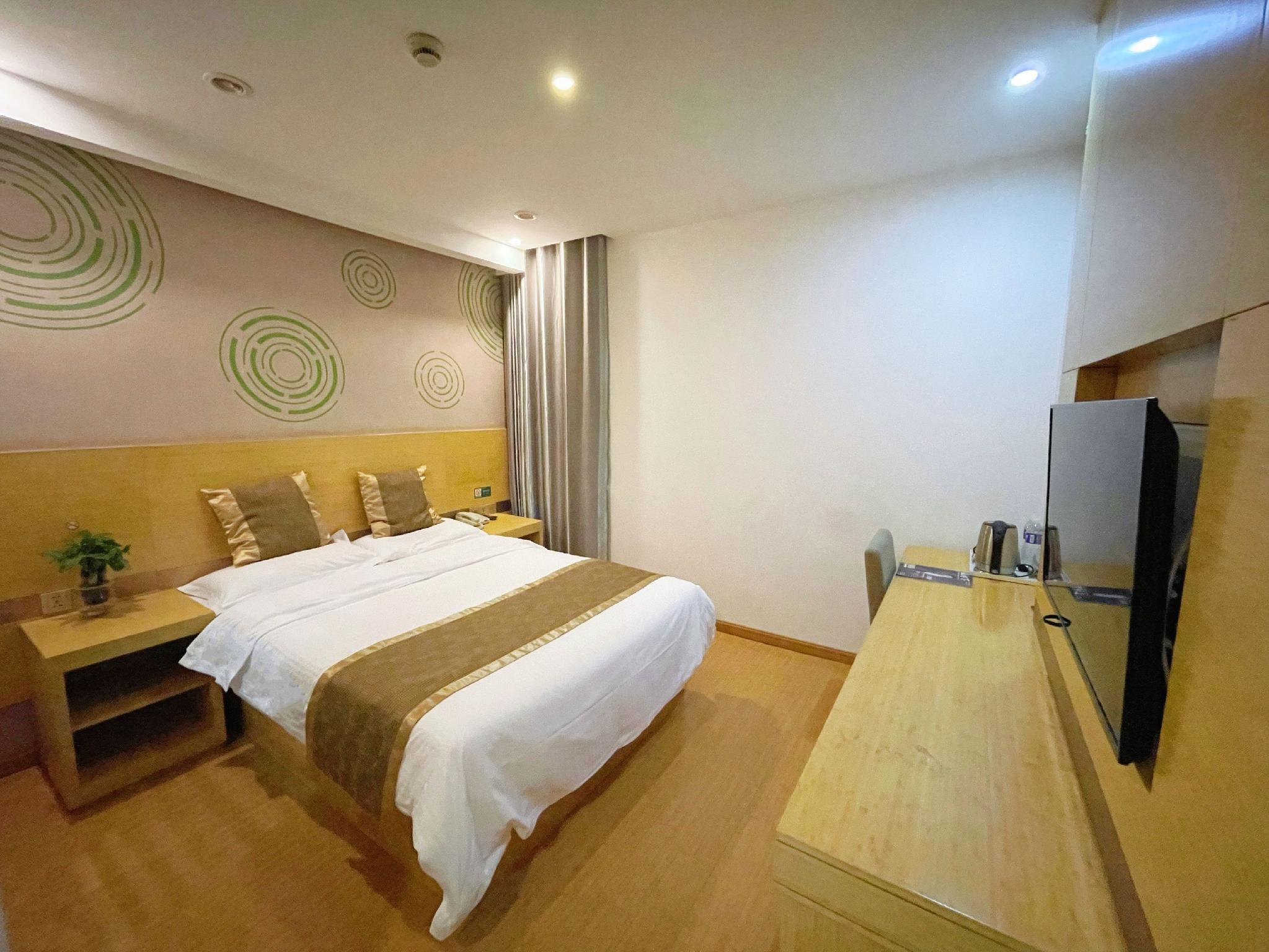 ROOM, DOUBLE BED