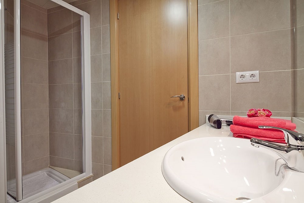 CHARMSUITES NOU RAMBLA APARTMENTS 39/42