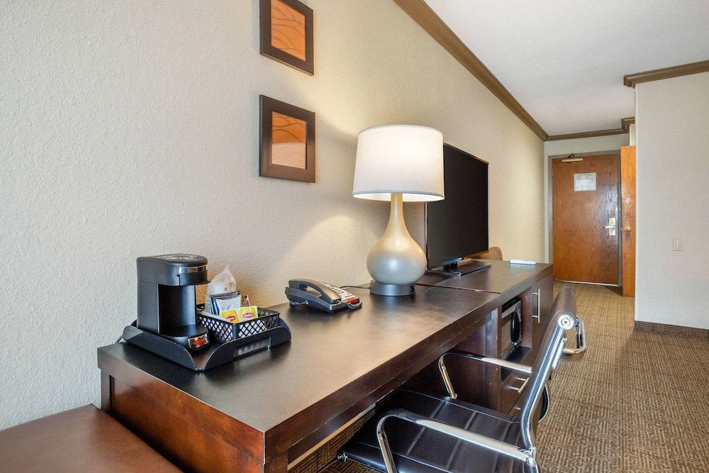 Comfort Inn Castro Valley CA 38/39