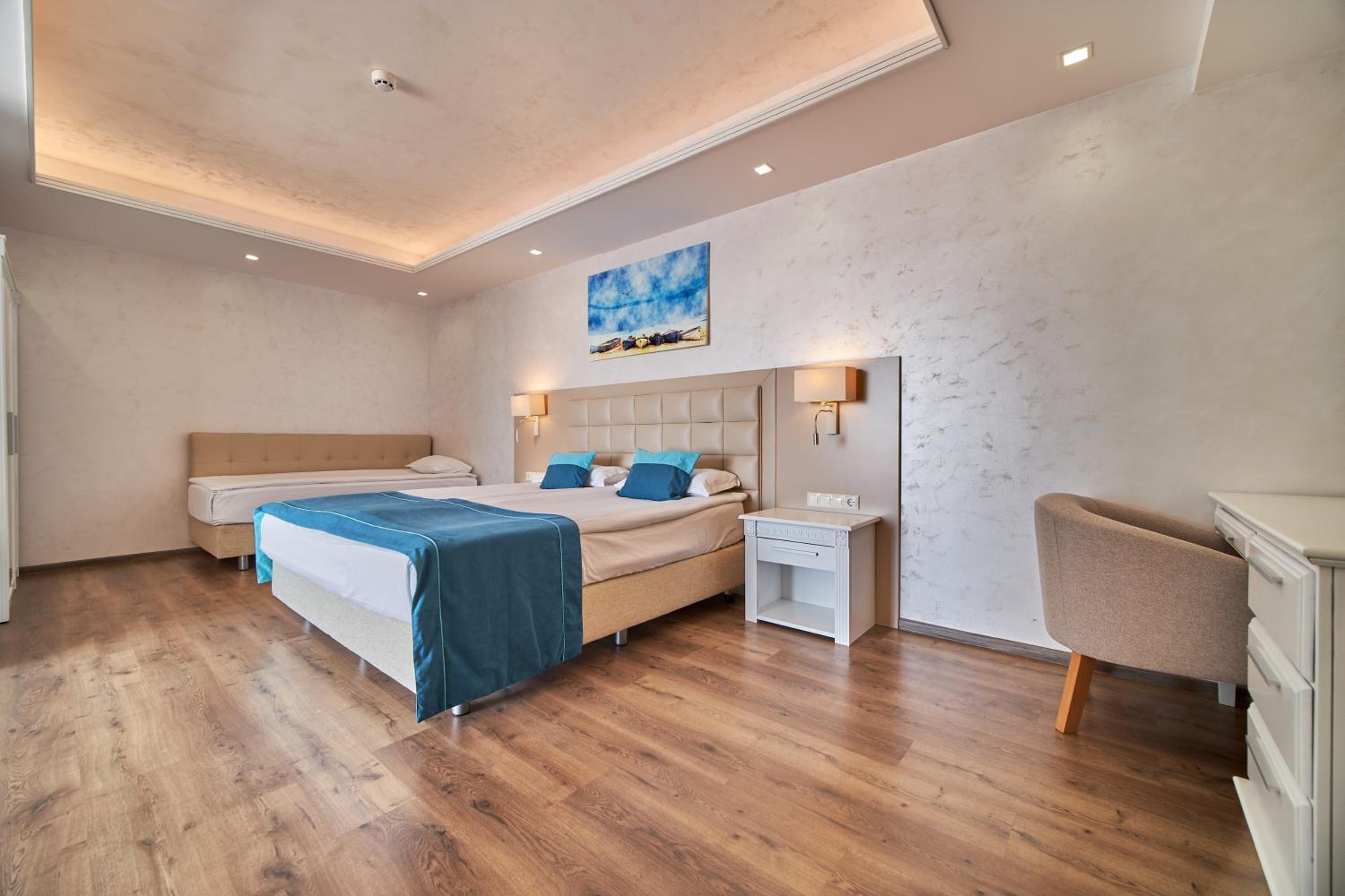Junior Suite, Deluxe, Sea Front, Terrace