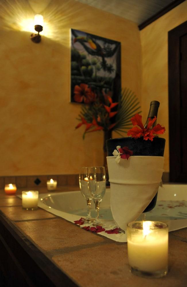 Mahogany Hall Boutique Resort 35/49
