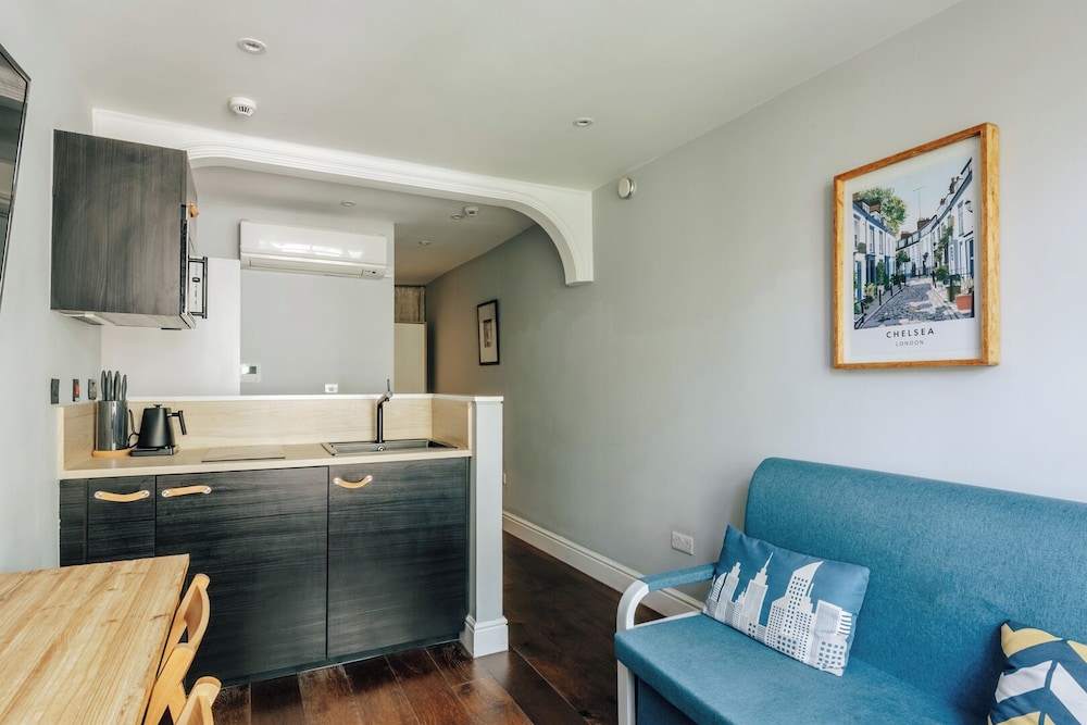 The Knaresborough by Aura Collection 9/50