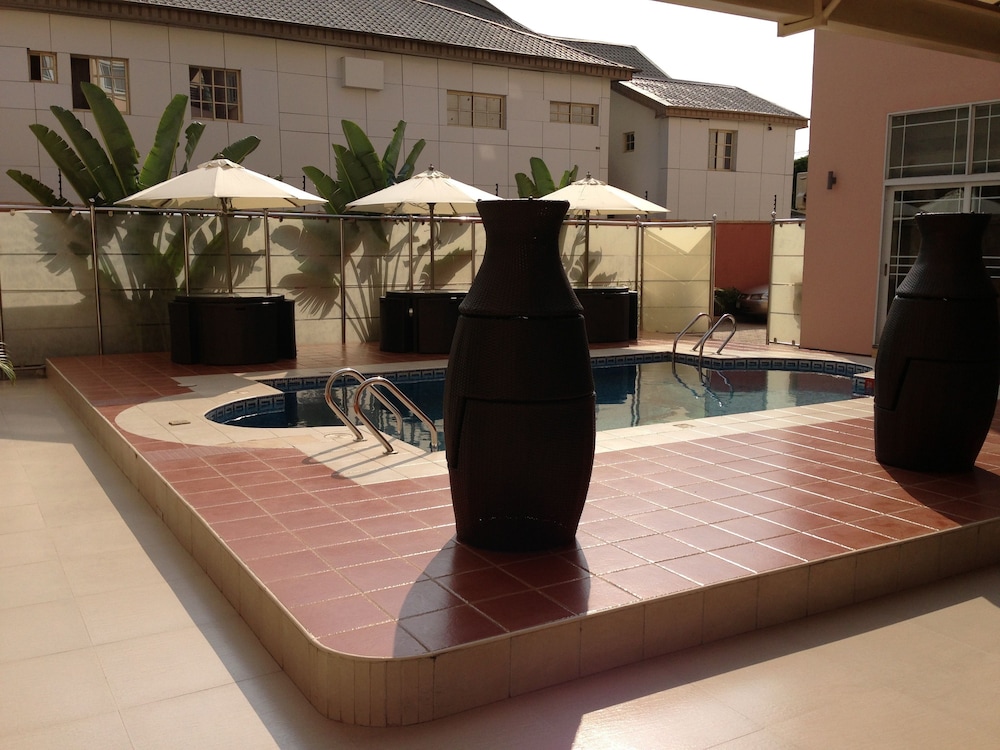 GrandBee Suites 19/39