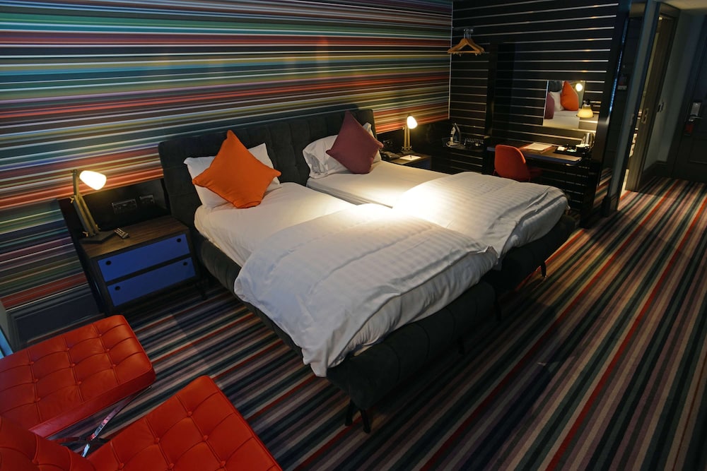 Village Hotel London Watford 10/50